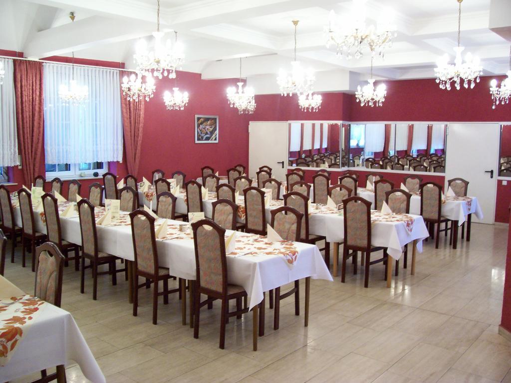 Hotel Reuterhof Reuterstadt Stavenhagen Extérieur photo