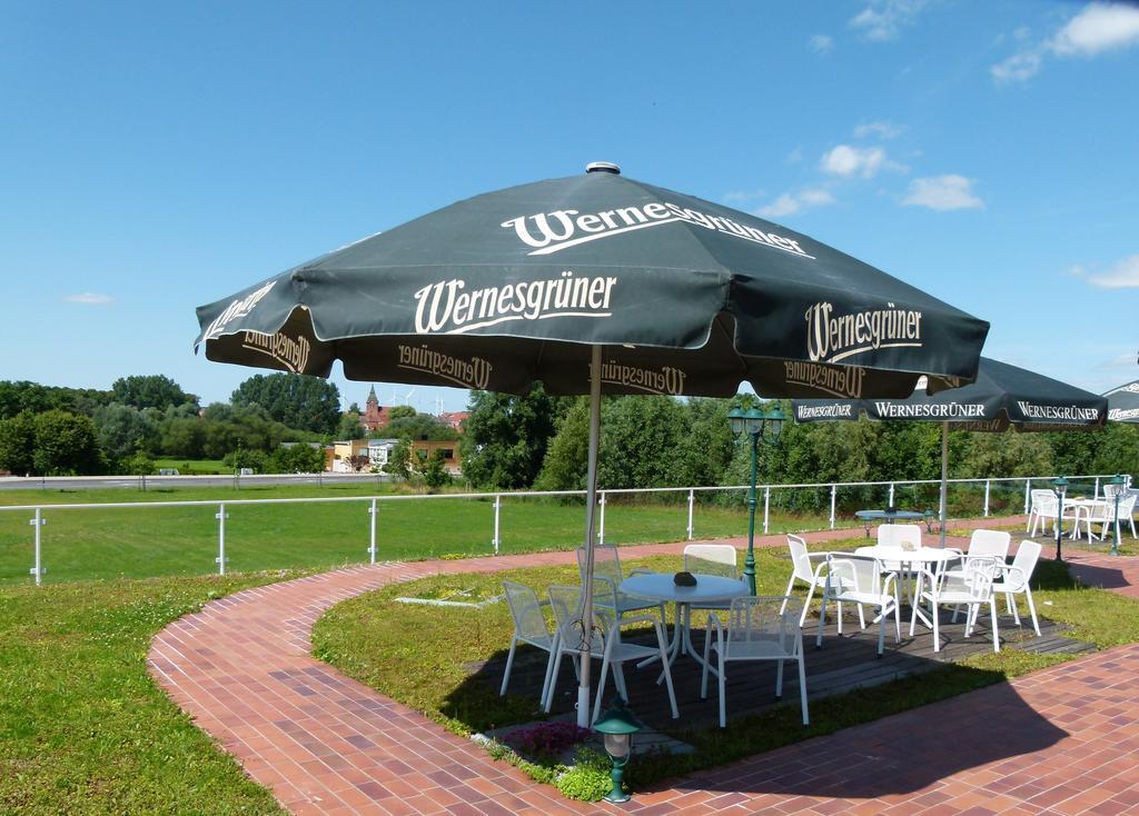 Hotel Reuterhof Reuterstadt Stavenhagen Extérieur photo