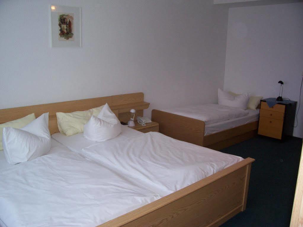Hotel Reuterhof Reuterstadt Stavenhagen Extérieur photo